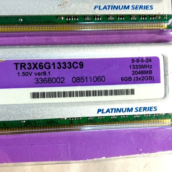 Corsair PC Memory XMS3 6GB DDR3 New in open package 3 x 2 GB Modules - Picture 5 of 5